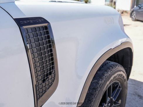Used 2023 Land Rover Defender 90 X-Dynamic SE AWD/4WD image 87