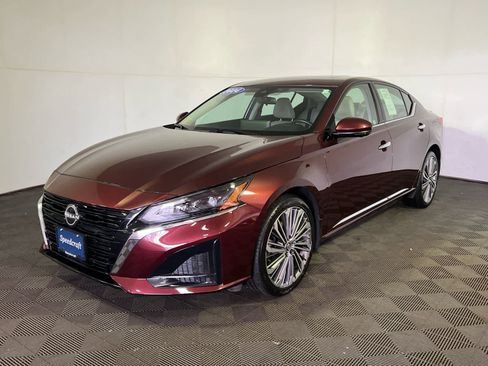 Certified 2024 Nissan Altima 2.5 SL image 3