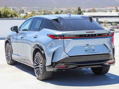 Used 2023 Lexus RZ 450e Premium w/ Cold Area Package AWD/4WD image 4