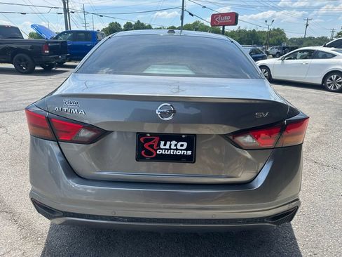 Used 2021 Nissan Altima 2.5 SV FWD image 5