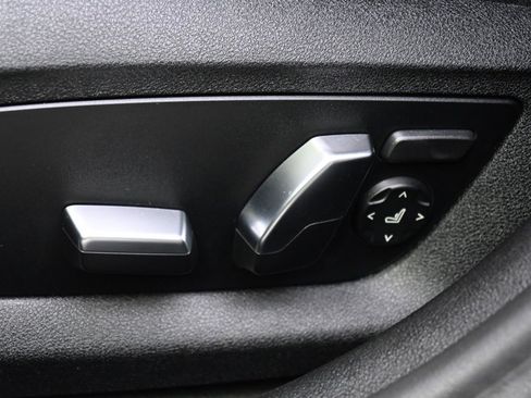 Used 2023 BMW 540i w/ Convenience Package image 14