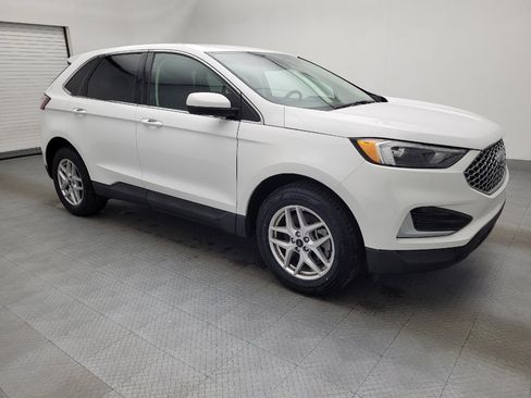 Used 2024 Ford Edge SEL image 11