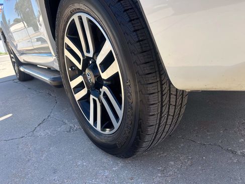 Used 2018 Toyota 4Runner Limited AWD/4WD image 9