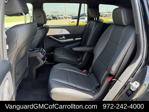 Used 2024 Mercedes-Benz GLS 450 4MATIC image 31