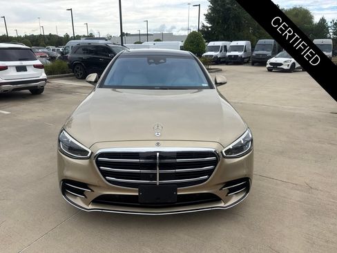 Used 2024 Mercedes-Benz S 580 4MATIC Sedan image 2