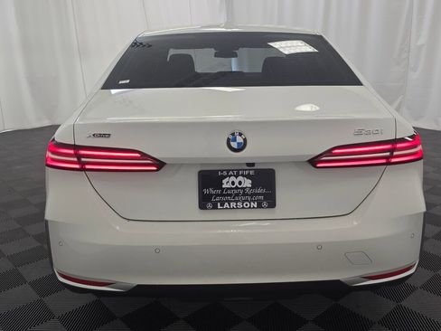 Used 2026 BMW 530i xDrive w/ Premium Package image 6