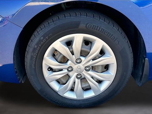 Used 2018 Hyundai Accent SE FWD image 34