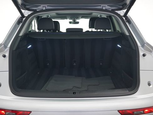 Used 2025 Audi Q5 2.0T Premium Plus w/ Premium Plus Package AWD/4WD image 12