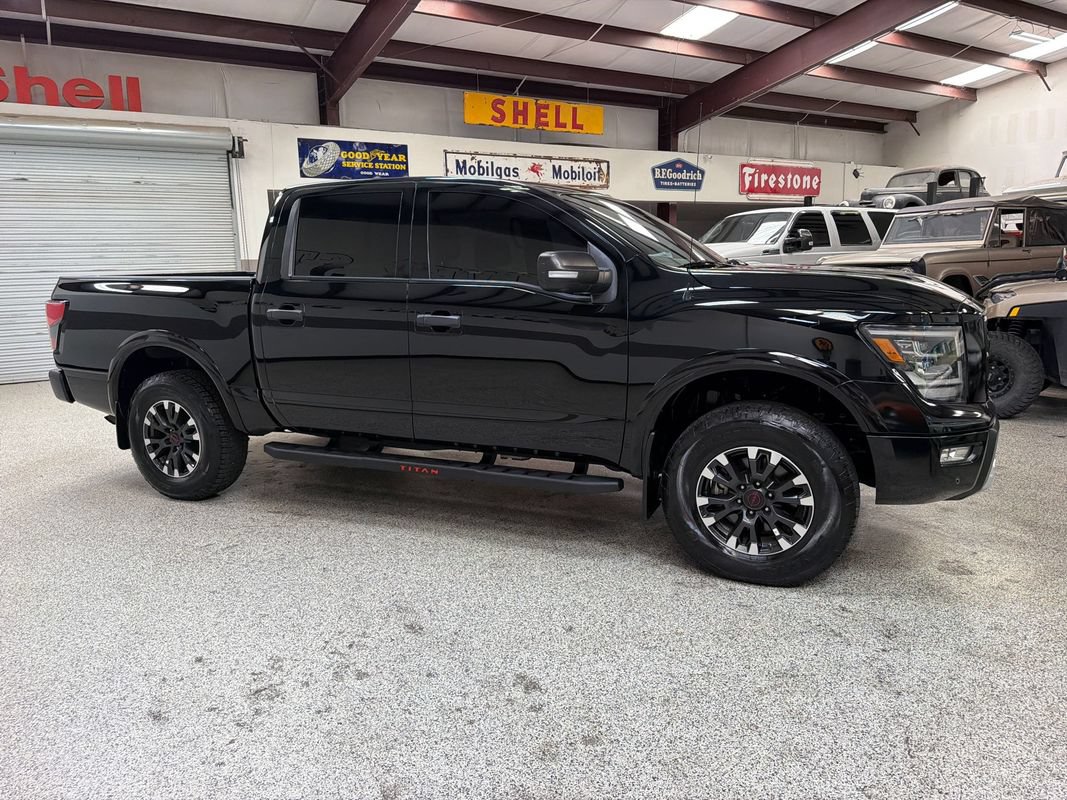 Used 2021 Nissan Titan PRO-4X w/ Pro-4x Convenience Package AWD/4WD image 10