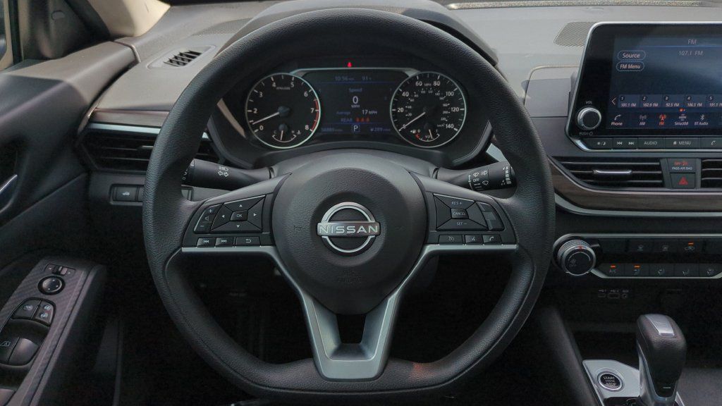 Certified 2025 Nissan Altima 2.5 SV FWD image 11