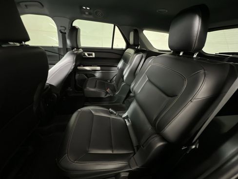 Used 2023 Ford Explorer XLT w/ Equipment Group 202A image 23