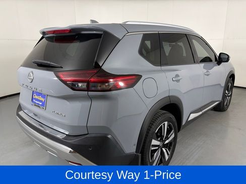 Used 2023 Nissan Rogue Platinum w/ Platinum Premium Package FWD image 11
