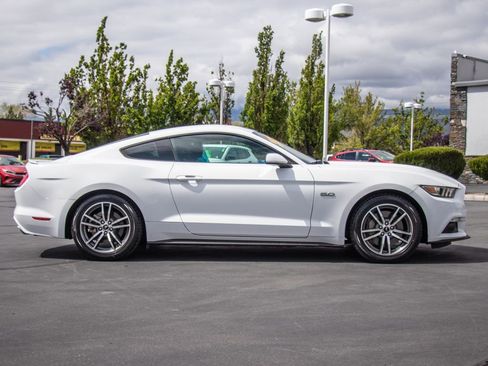 Used 2015 Ford Mustang GT RWD image 8