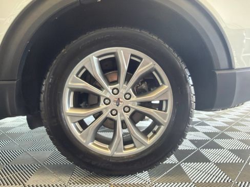 Used 2022 Ford Explorer XLT w/ Equipment Group 202A AWD/4WD image 9