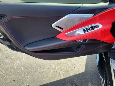 Used 2025 Chevrolet Corvette Z06 RWD image 12