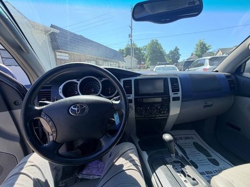 Used 2003 Toyota 4Runner Limited AWD/4WD image 3