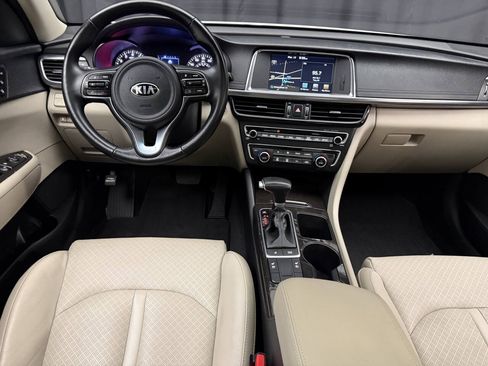 Used 2017 Kia Optima EX w/ Premium Package FWD image 12