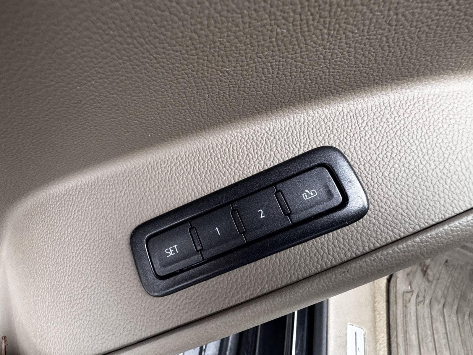 Certified 2020 Chevrolet Suburban Premier AWD/4WD image 19