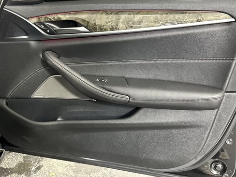 Used 2022 BMW 540i w/ Premium Package image 35