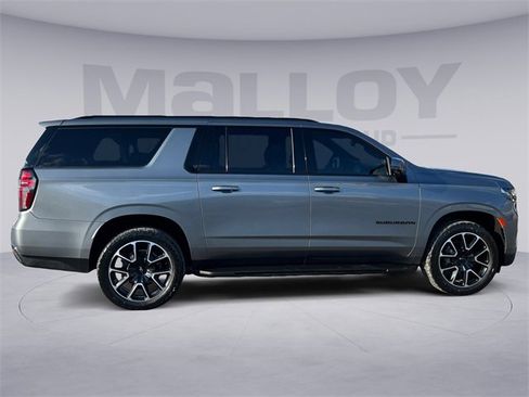 Used 2022 Chevrolet Suburban RST w/ Luxury Package image 6