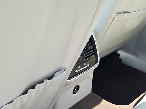 Certified 2019 Porsche Macan S AWD/4WD image 20