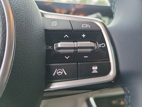 New 2026 Kia Carnival EX image 23