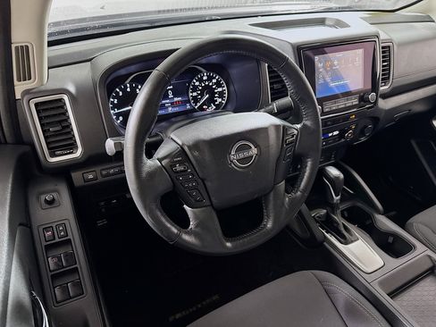 Used 2024 Nissan Frontier SV image 23