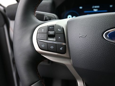 New 2025 Ford Explorer Active w/ Active Comfort Package image 30