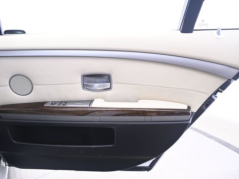 Used 2007 BMW 750Li RWD image 16