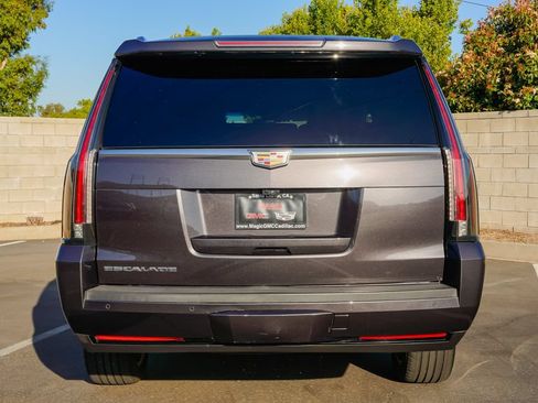 Used 2018 Cadillac Escalade ESV Platinum AWD/4WD image 8