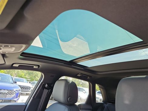 New 2025 Audi Q3 2.0T Premium image 30