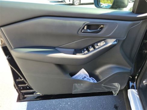 New 2026 Nissan Rogue S image 12