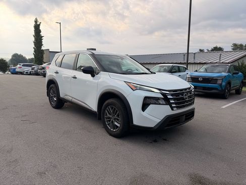 Certified 2026 Nissan Rogue S AWD/4WD image 3