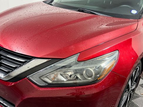 Used 2018 Nissan Altima 2.5 SR FWD image 11