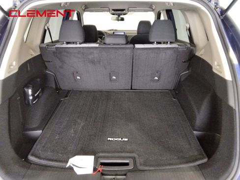 Used 2023 Nissan Rogue SV image 9
