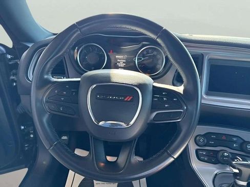 Used 2023 Dodge Challenger SXT image 9