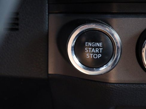 Used 2019 Toyota Tacoma TRD Off-Road AWD/4WD image 15