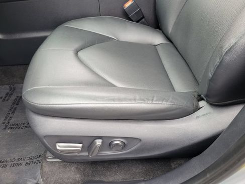 Used 2024 Toyota Grand Highlander FWD image 17