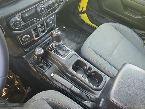 Used 2024 Jeep Wrangler Unlimited Sport AWD/4WD image 25