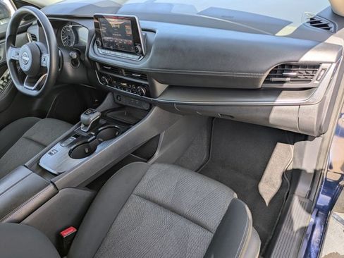 Used 2024 Nissan Rogue SV FWD image 21