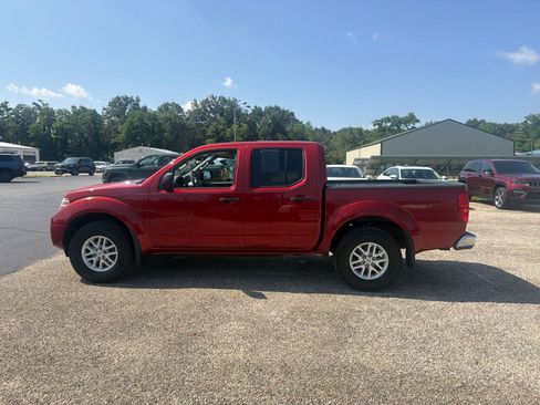 Used 2015 Nissan Frontier SV w/ SV Value Truck Package AWD/4WD image 5
