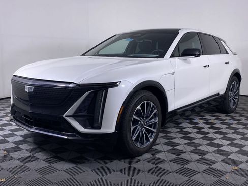 New 2025 Cadillac Lyriq Sport w/ LPO, Floor Liner Package AWD/4WD image 19