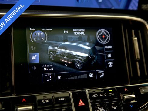 Used 2022 Lexus LX 600 4WD w/ Accessory Package (Z1) image 23