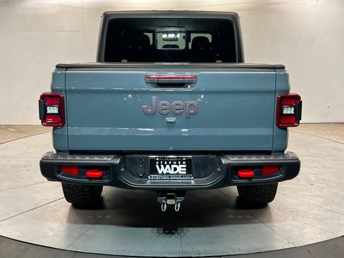 Used 2024 Jeep Gladiator Rubicon w/ Convenience Group AWD/4WD image 5