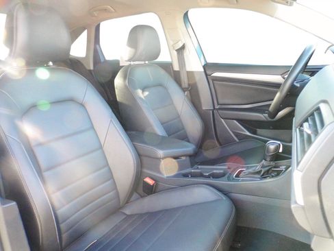 Used 2021 Volkswagen Jetta SE w/ SE Cold Weather Package image 20