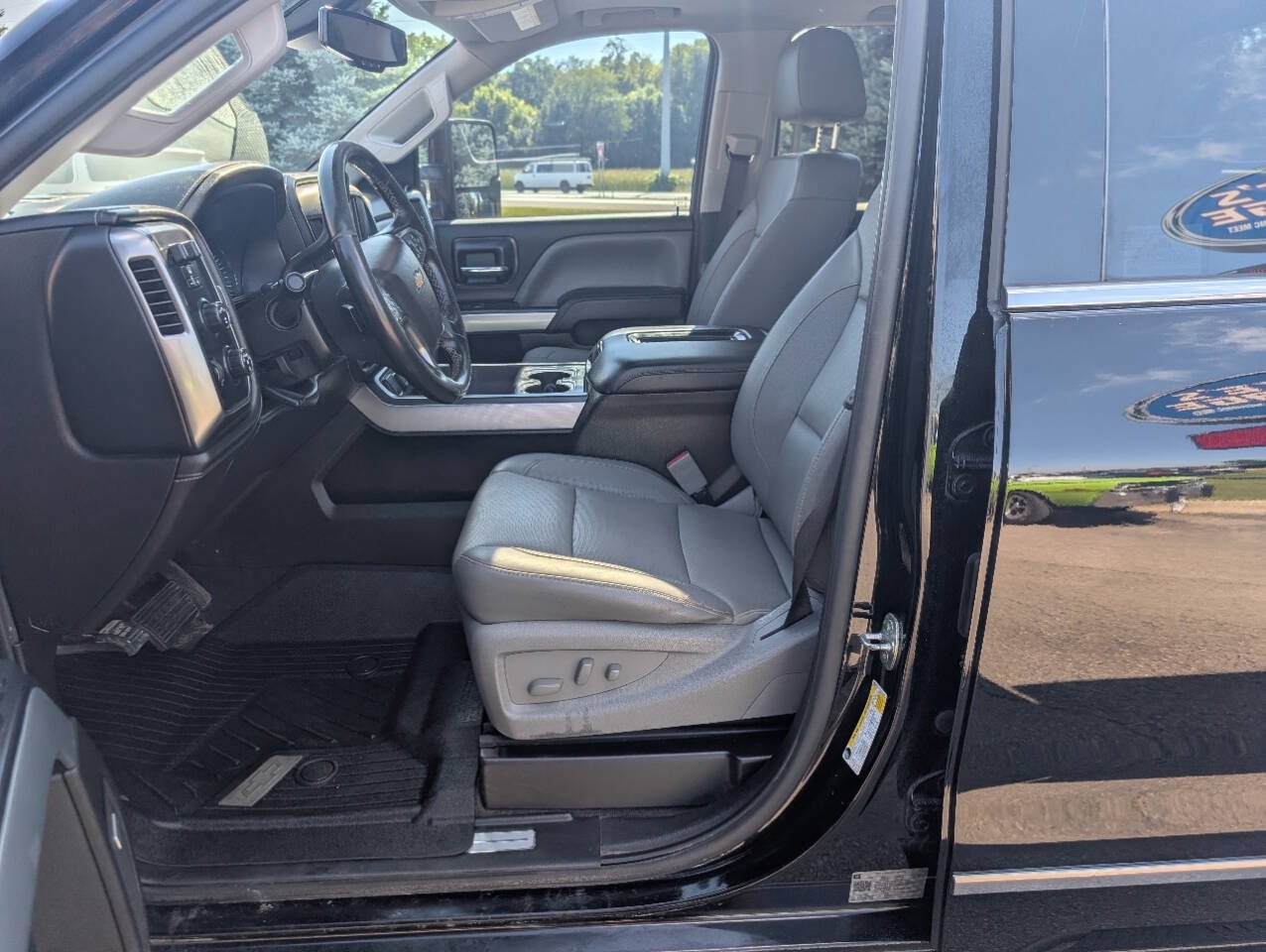 Used 2019 Chevrolet Silverado 2500 LTZ w/ Duramax Plus Package AWD/4WD image 13
