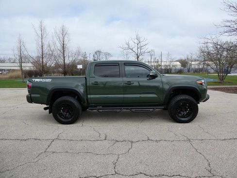 Used 2021 Toyota Tacoma TRD Off-Road w/ TRD Premium Off Road Package image 4