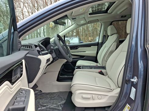 New 2026 Honda Odyssey Touring image 12