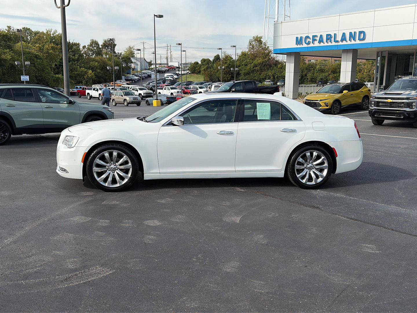 Used 2017 Chrysler 300 C w/ Safetytec Plus Group RWD image 2