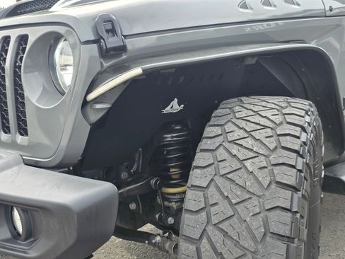 Used 2022 Jeep Gladiator Sport image 29